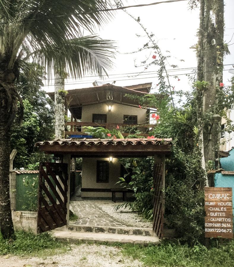 Ombak Surf House Alojamento